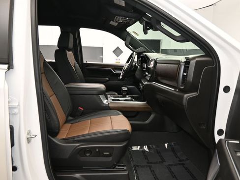Used 2024 Chevrolet Silverado 1500 High Country AWD/4WD image 53