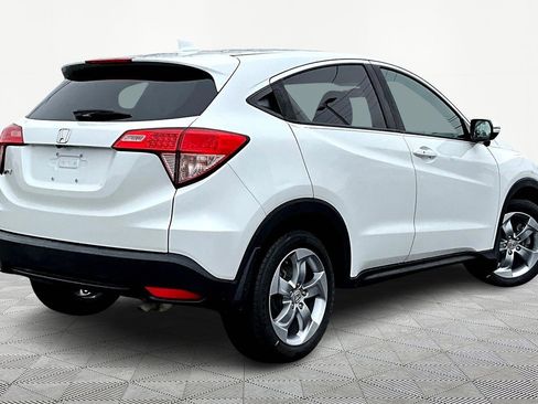 Used 2017 Honda HR-V EX image 7