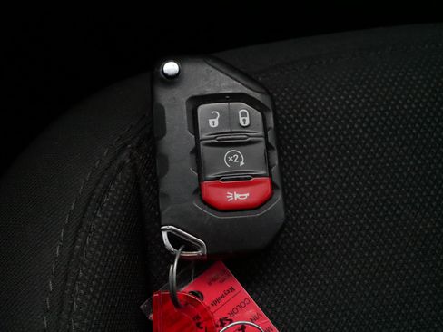 Used 2022 Jeep Wrangler Unlimited Sport image 29