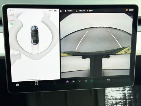 Used 2023 Tesla Model 3 Standard Range image 31