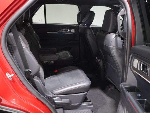 Used 2025 Ford Explorer ST w/ Sun And Sound Package AWD/4WD image 21