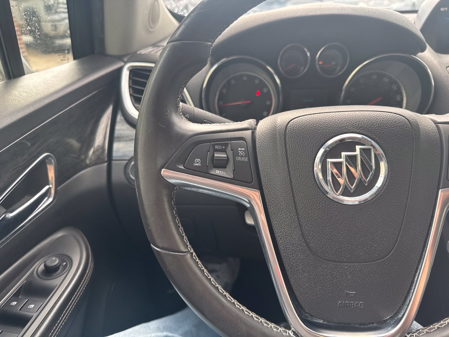Used 2014 Buick Encore FWD image 22