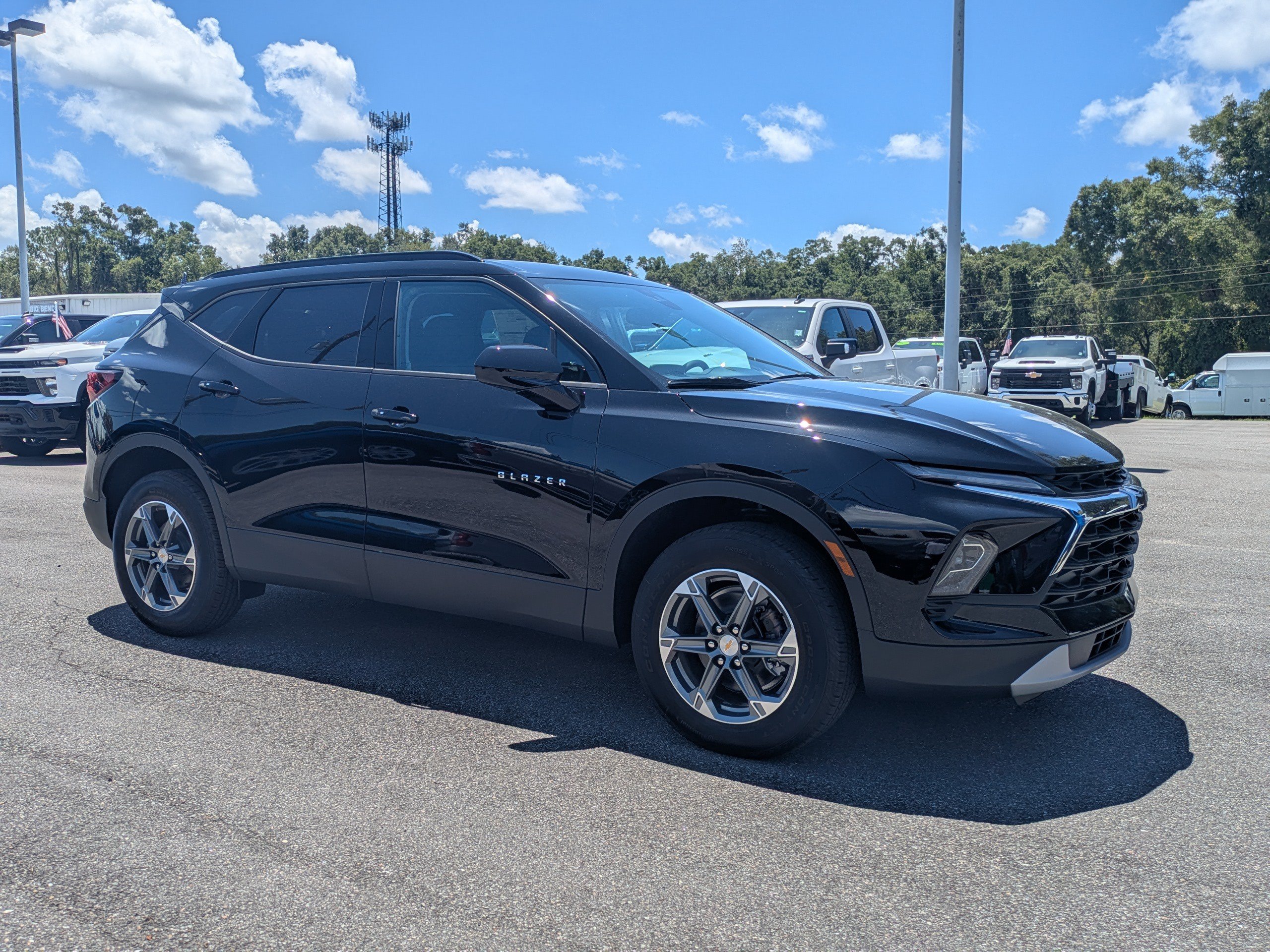 New 2026 Chevrolet Blazer LT w/ Convenience Package FWD image 2