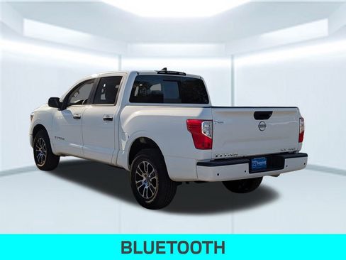 Used 2024 Nissan Titan SV image 4