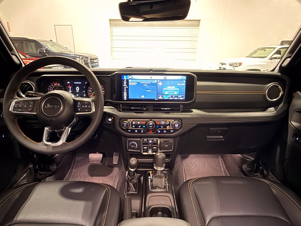 Used 2024 Jeep Wrangler Unlimited Sahara w/ Technology Group AWD/4WD image 27