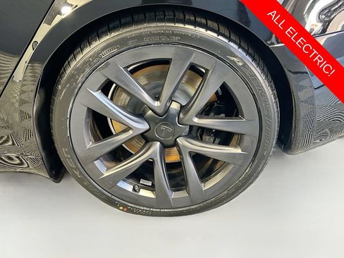 Used 2023 Tesla Model S AWD/4WD image 31