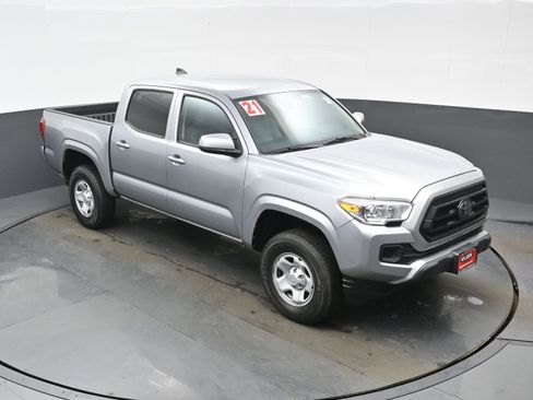 Used 2021 Toyota Tacoma SR image 33