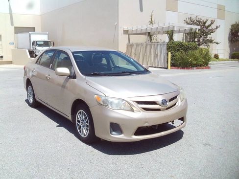Used 2011 Toyota Corolla LE FWD image 9