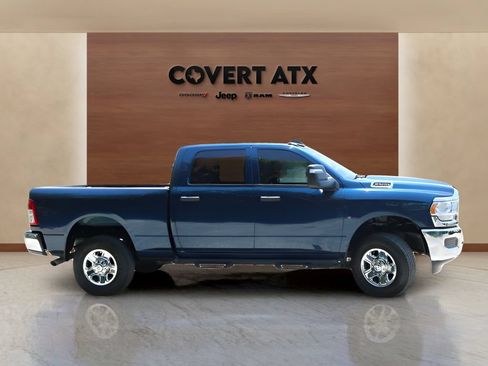 Used 2024 RAM 2500 Tradesman w/ Chrome Appearance Group AWD/4WD image 6