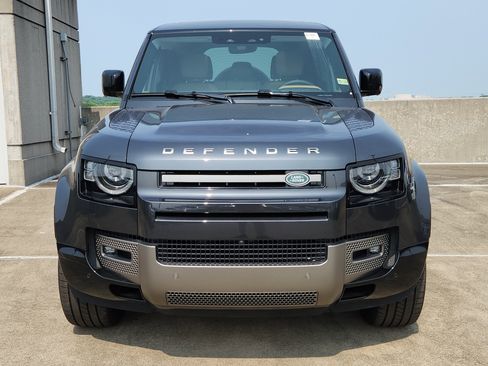 New 2025 Land Rover Defender 110 X-Dynamic SE image 7