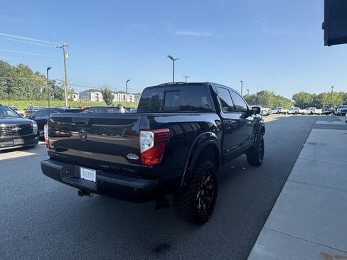 Used 2019 Nissan Titan SV w/ SV Convenience Package AWD/4WD image 34