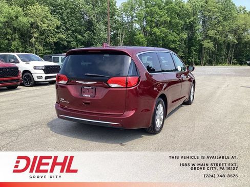 Used 2019 Chrysler Pacifica Touring Plus w/ Cold Weather Group FWD image 7