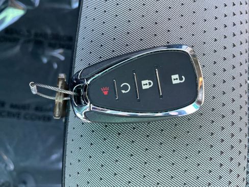 Used 2025 Chevrolet Trax LT image 18