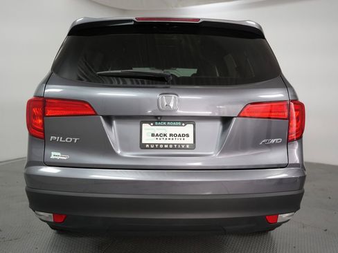 Used 2017 Honda Pilot EX image 9