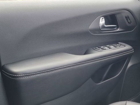 New 2026 Chrysler Pacifica Select image 35