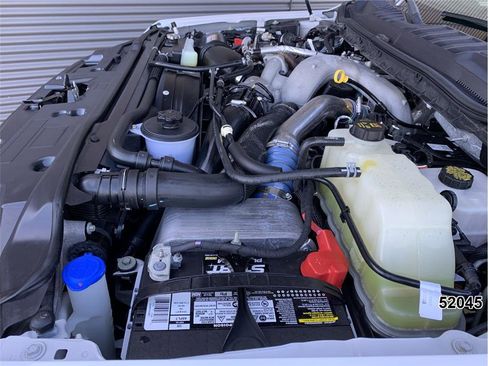 Used 2022 Ford F550 4x4 Crew Cab Super Duty w/ Power Equipment Group image 11