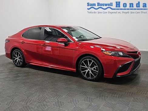 Used 2023 Toyota Camry SE image 1