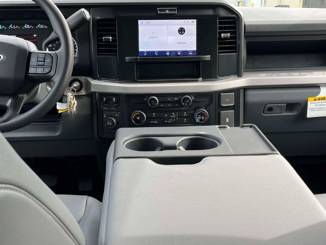 New 2026 Ford F550 4x4 Crew Cab Super Duty image 15