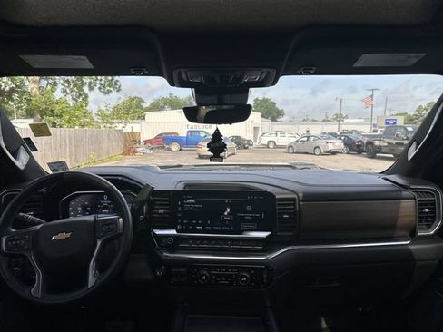 Used 2024 Chevrolet Silverado 2500 High Country w/ High Country Premium Package AWD/4WD image 10