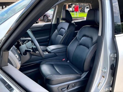 Used 2023 Nissan Pathfinder SL image 7