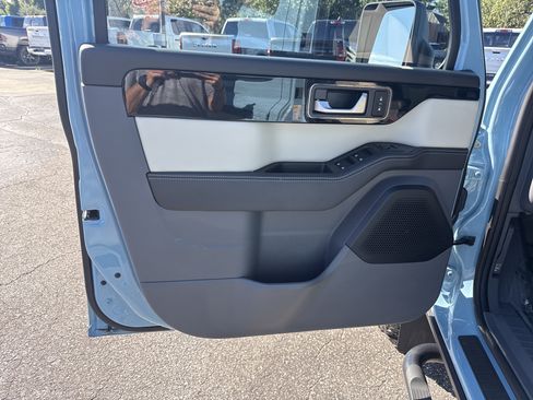 Used 2025 INEOS Grenadier Station Wagon AWD/4WD image 13