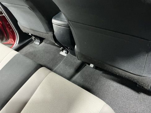 Used 2017 Toyota RAV4 XLE image 14