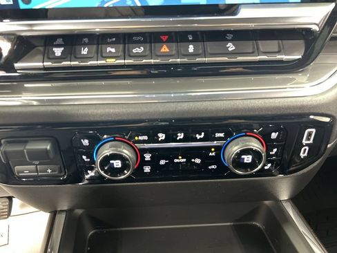Used 2024 Chevrolet Silverado 3500 High Country w/ High Country Premium Package AWD/4WD image 17