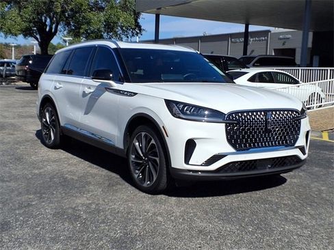 New 2025 Lincoln Aviator Reserve image 3