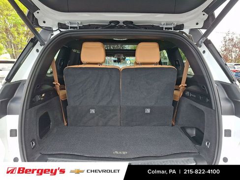 Used 2023 Jeep Grand Cherokee L Summit AWD/4WD image 36