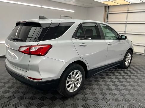 Used 2020 Chevrolet Equinox LS w/ LS Convenience Package FWD image 23