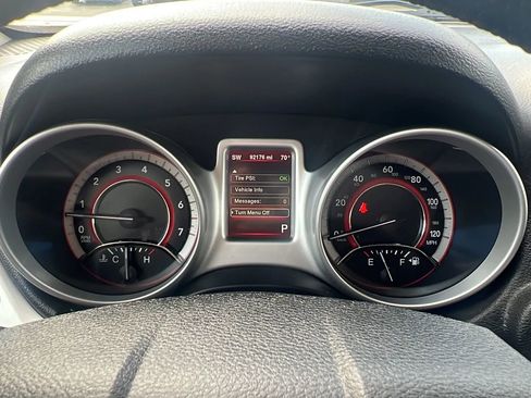 Used 2015 Dodge Journey R/T w/ Flexible Seating Group image 13