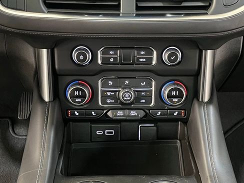 Used 2022 Chevrolet Tahoe LT w/ Luxury Package image 23