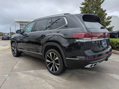 Certified 2024 Volkswagen Atlas SEL Premium R-Line image 6