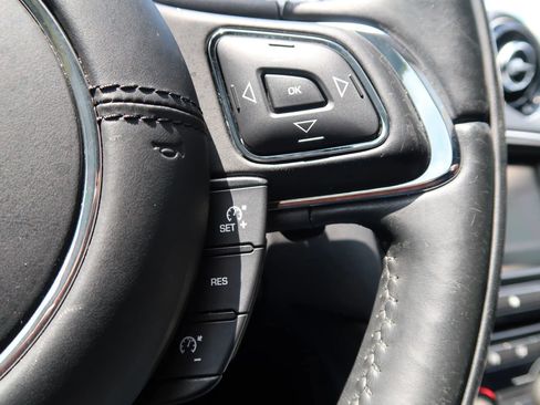 Used 2017 Jaguar XJ R-Sport image 34