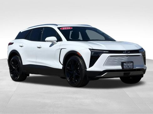 Used 2026 Chevrolet Blazer EV LT w/ LPO, Blackout Package FWD image 7