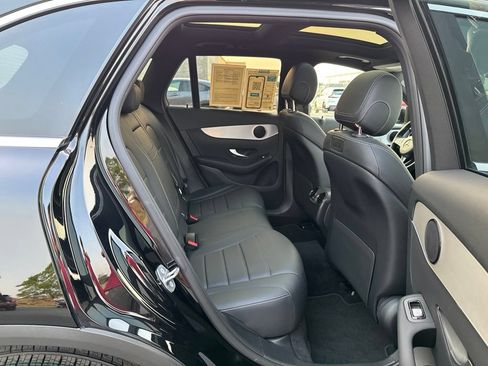 Used 2019 Mercedes-Benz GLC 300 4MATIC w/ Premium Package image 35