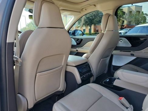 Certified 2021 Lincoln Aviator Reserve w/ Equipment Group 202A image 14