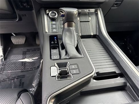 Used 2024 Lexus GX 550 image 21