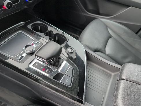 Used 2017 Audi Q7 3.0T Premium Plus image 10