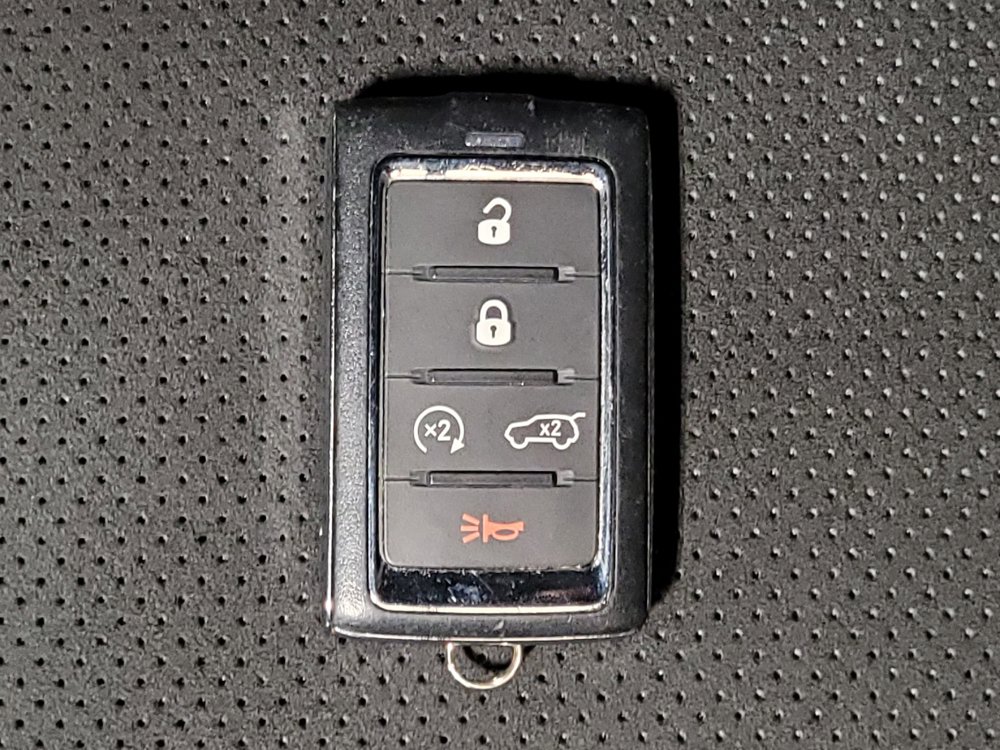 Used 2023 Jeep Grand Cherokee Altitude RWD image 32