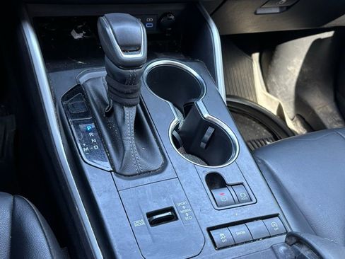 Used 2022 Toyota Highlander XLE image 13