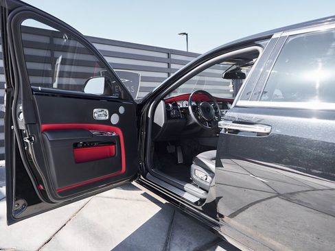 Used 2019 Rolls-Royce Ghost image 31