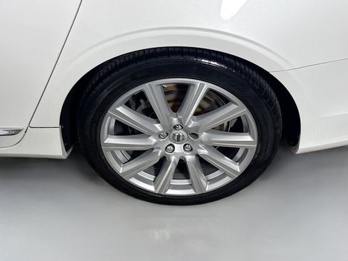 Used 2018 Volvo S90 T6 Inscription w/ Convenience Package image 37