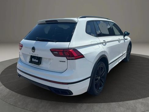Used 2022 Volkswagen Tiguan SE R-Line AWD/4WD image 4