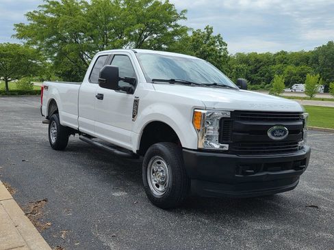 Used 2017 Ford F250 XL w/ Power Equipment Group AWD/4WD image 2