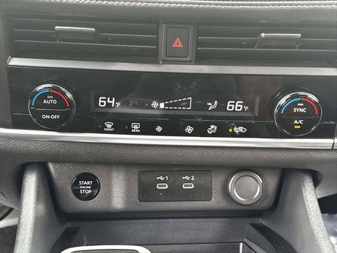Used 2024 Nissan Rogue SV AWD/4WD image 25
