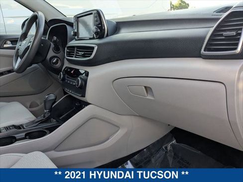 Used 2021 Hyundai Tucson SE image 23