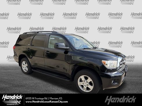 Used 2016 Toyota Sequoia SR5 AWD/4WD image 1