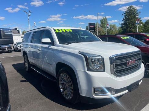 Used 2020 GMC Yukon XL SLT w/ Open Road Package AWD/4WD image 3