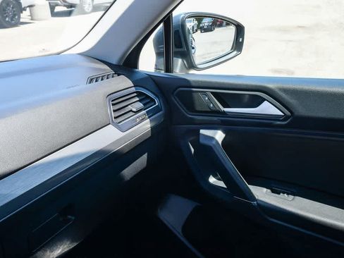 Used 2020 Volkswagen Tiguan SE w/ Panoramic Sunroof Package FWD image 22
